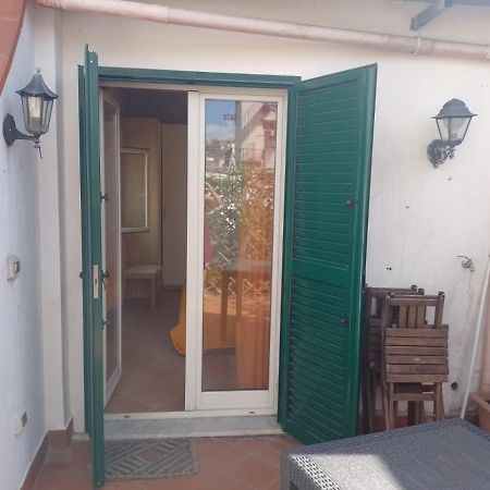 Uno Sguardo Sui Tetti Nápoles Exterior foto