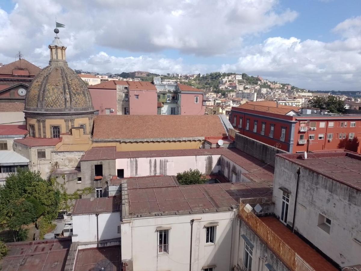 Uno Sguardo Sui Tetti Nápoles Exterior foto